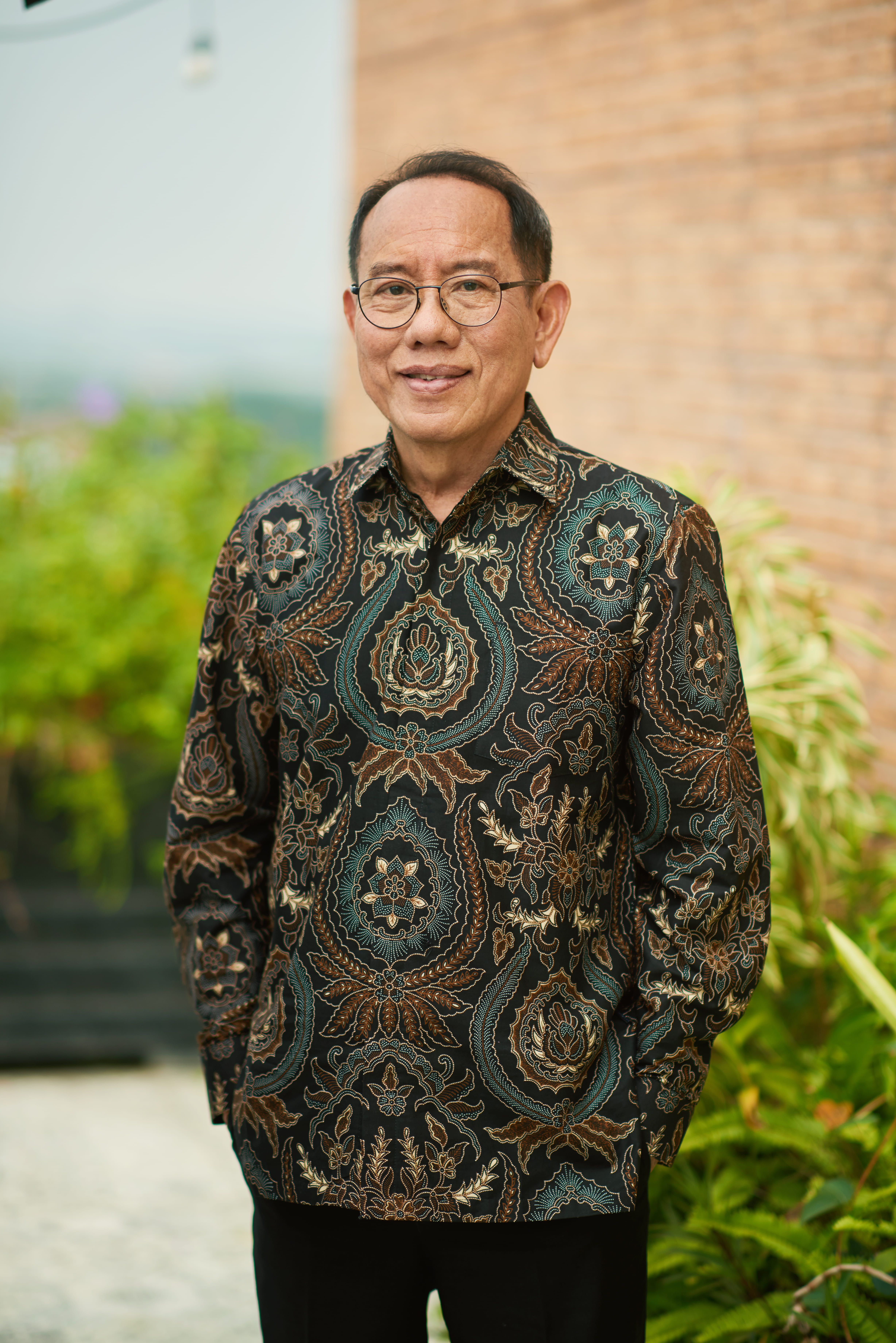 leader-image